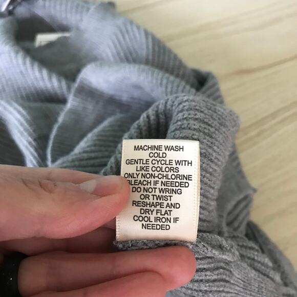 Sincerely Jules Sweater Womens Medium Gray Ribbed Crop Cozy Comfy Lounge Preppy - Picture 11 of 11